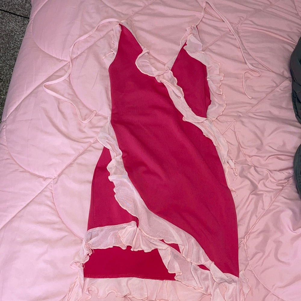 Pink ruffle dress XS